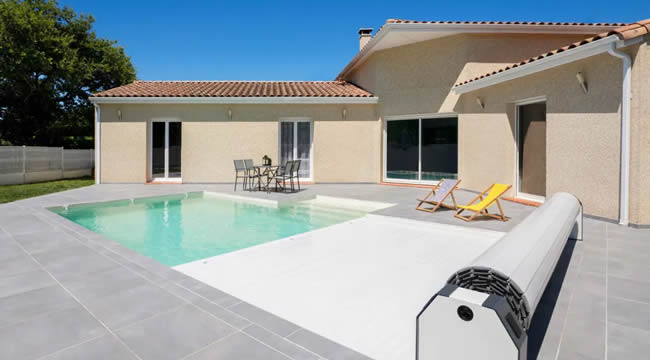 Cubierta-piscina-lamas